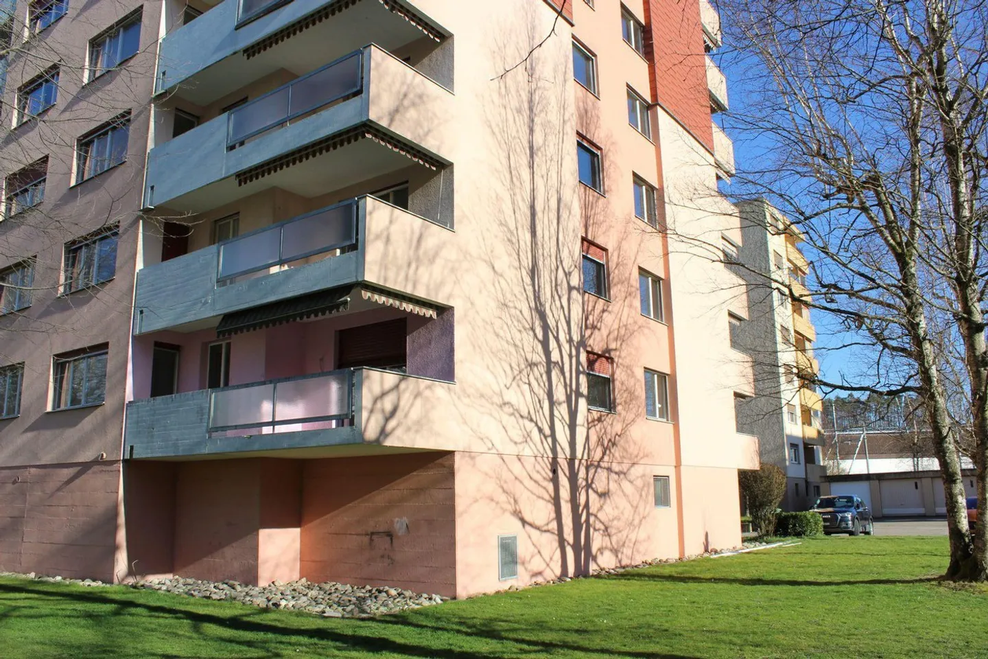 Luminoso appartamento di 3 stanze a Porrentruy - Foto 1 di 13