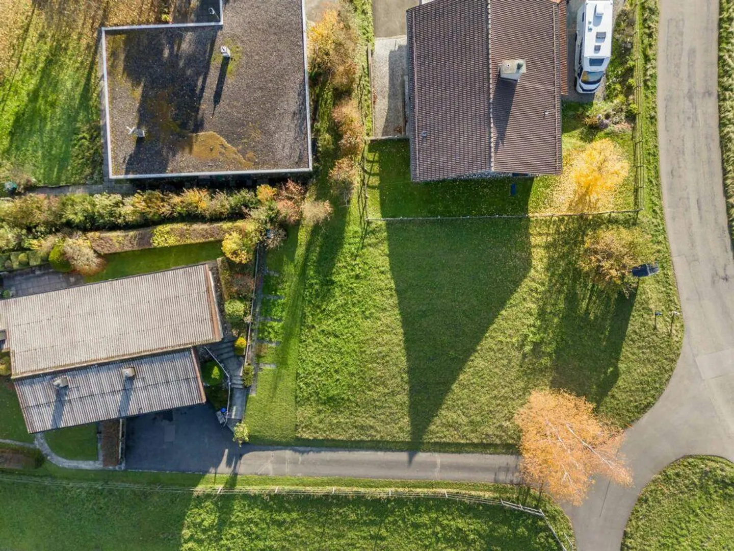 Viel Platz, Ruhe & Privatsphäre - freistehendes Einfamilienhaus mit viel Potenzial - Foto 3 von 21