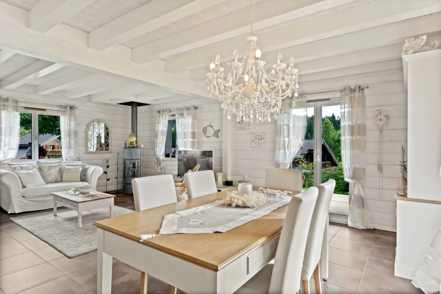 Les Savagnières, magnificent 4.5-room chalet - Photo 4 of 16