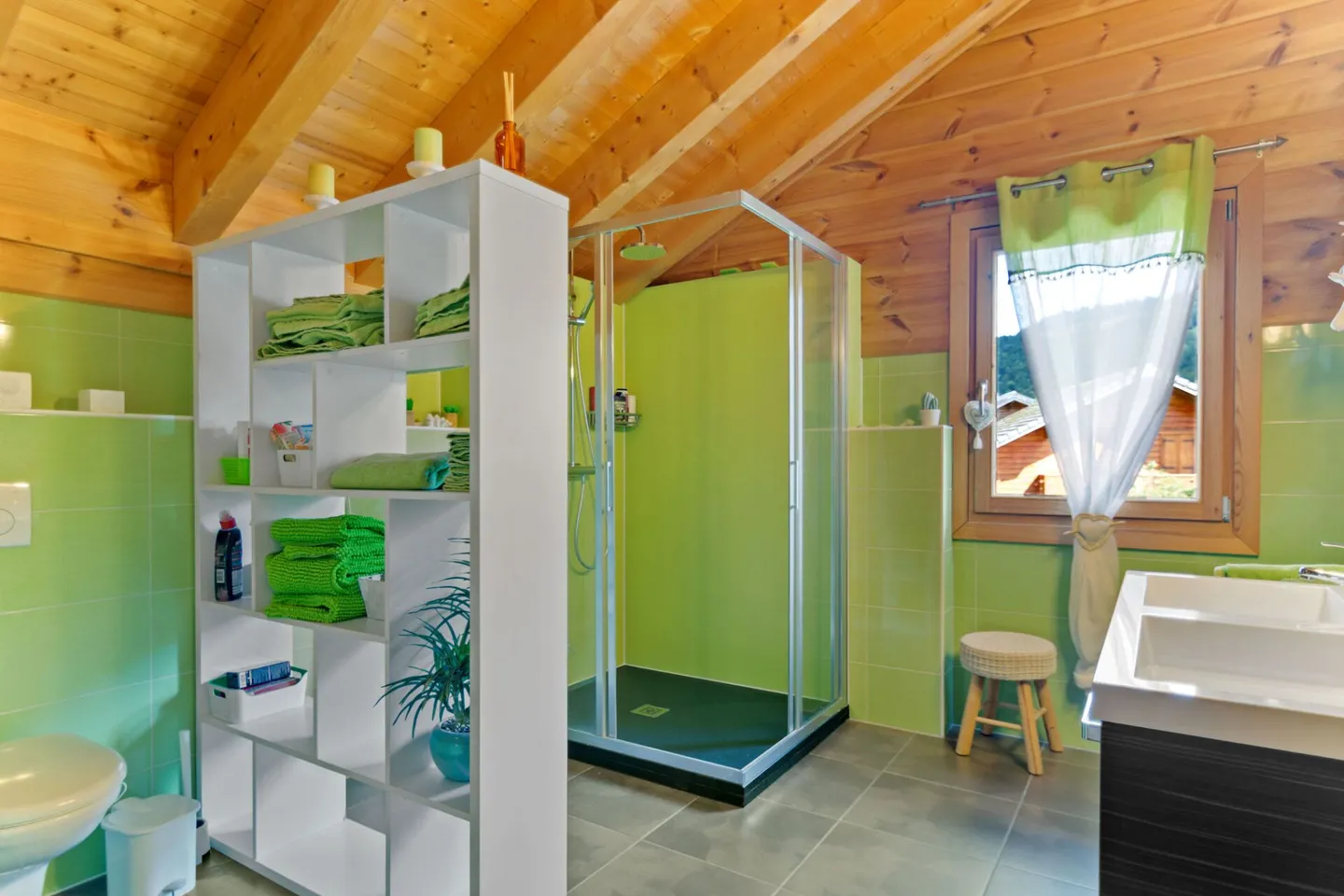 Les Savagnières, magnificent 4.5-room chalet - Photo 15 of 16