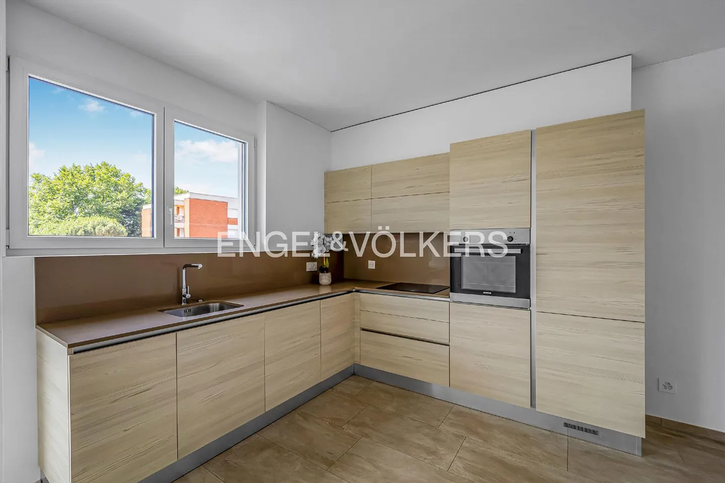 Appartamento moderno in posizione centrale - Foto 4 di 11