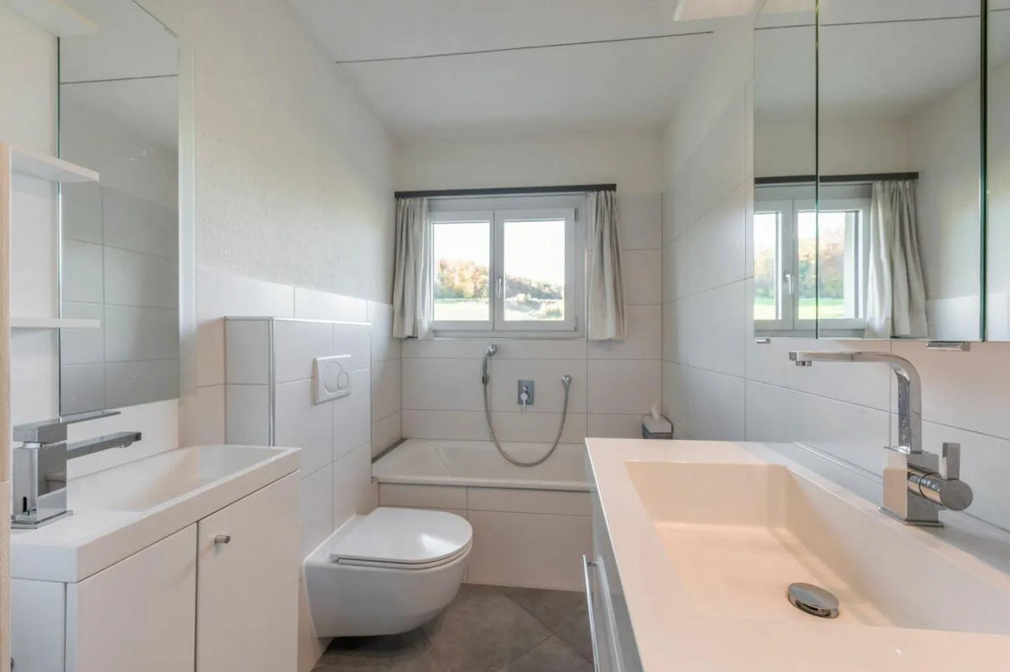 Viel Platz, Ruhe & Privatsphäre - freistehendes Einfamilienhaus mit viel Potenzial - Foto 9 von 21