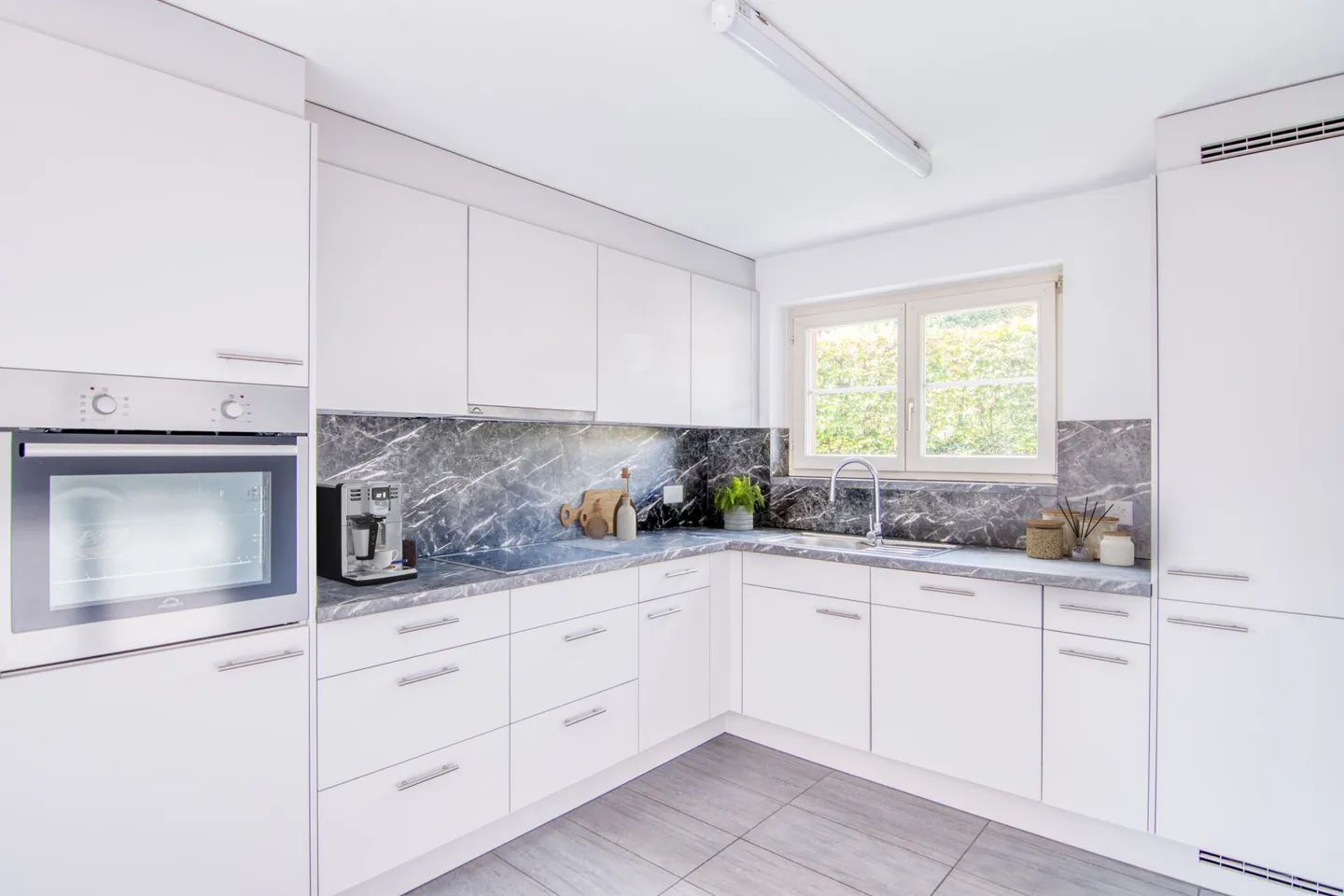5.5-Room Single-Family House in Seeland: Living for around CHF 740 Mortgage Interest per Month! - Photo 9 of 33
