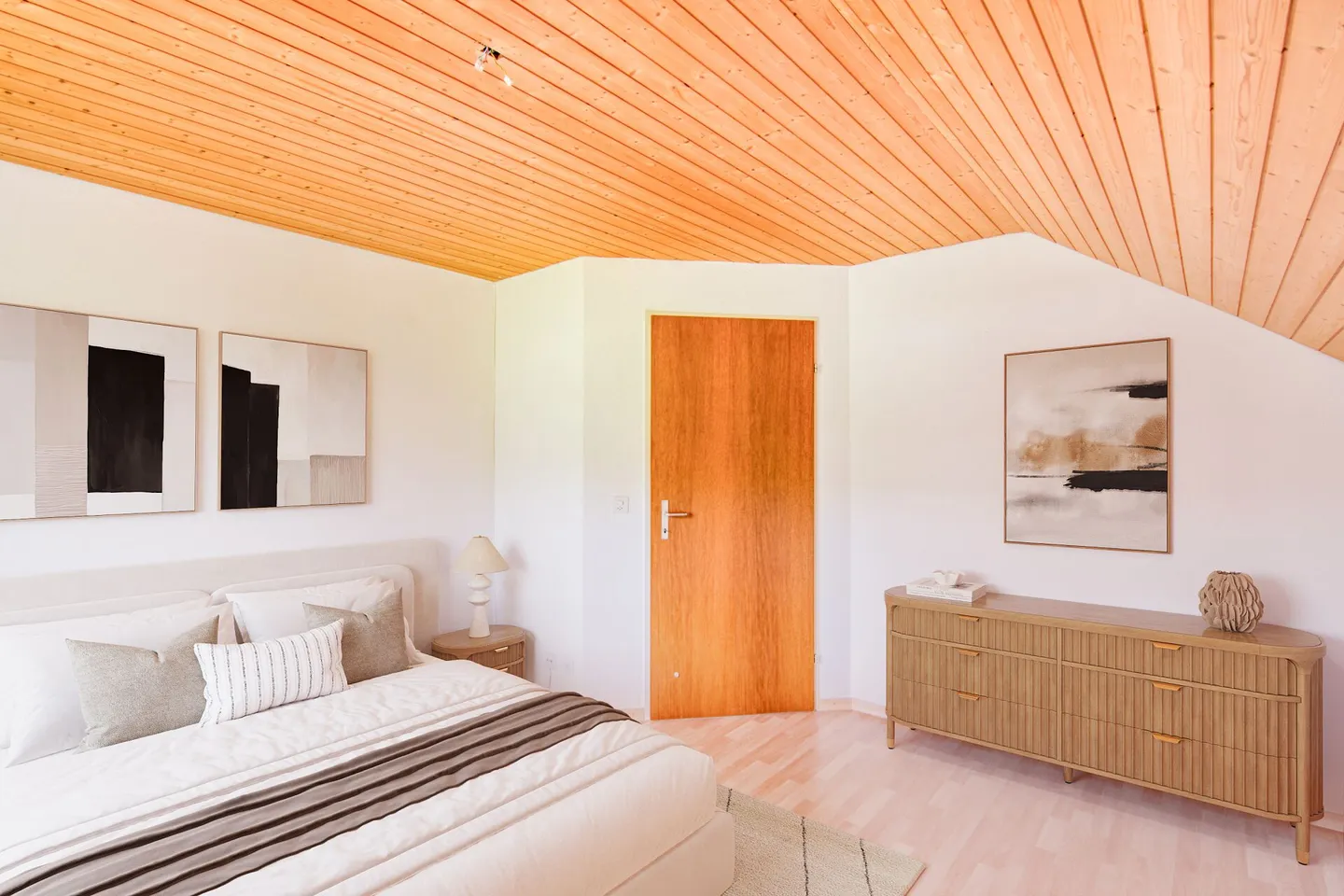5.5-Room Single-Family House in Seeland: Living for around CHF 740 Mortgage Interest per Month! - Photo 11 of 33