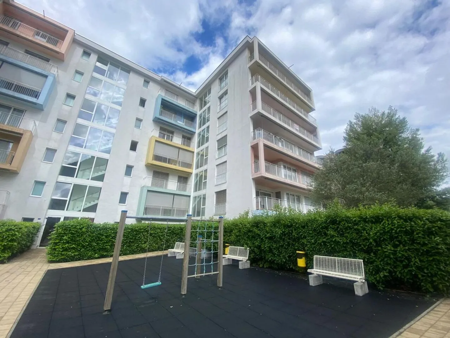 3 1/2-Room Apartment on the 4th Floor - Photo 1 of 13