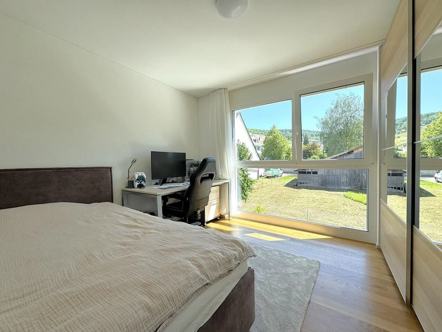 Appartamento 4.5 stanze come nuovo con vista sulla città vecchia a Klingnau - Foto 7 di 13