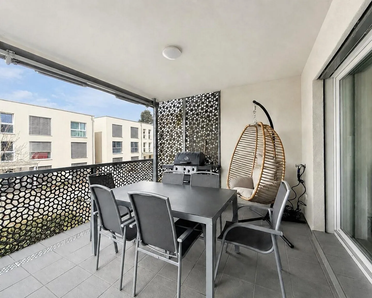 Appartamento 4.5 stanze come nuovo con vista sulla città vecchia a Klingnau - Foto 10 di 13