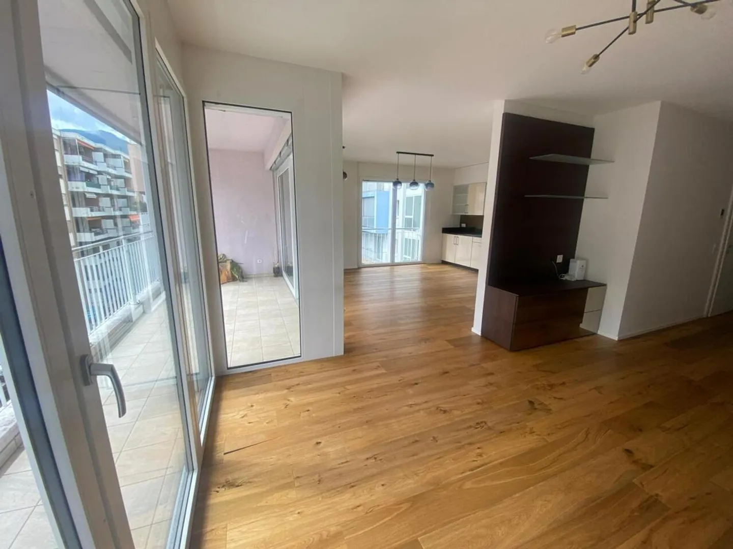 3 1/2-Room Apartment on the 4th Floor - Photo 2 of 13