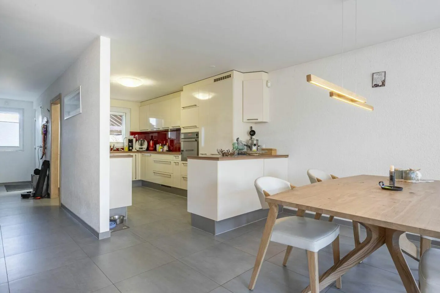 Semi-Detached Villa 5.5 Rooms in Grens - Photo 7 of 13