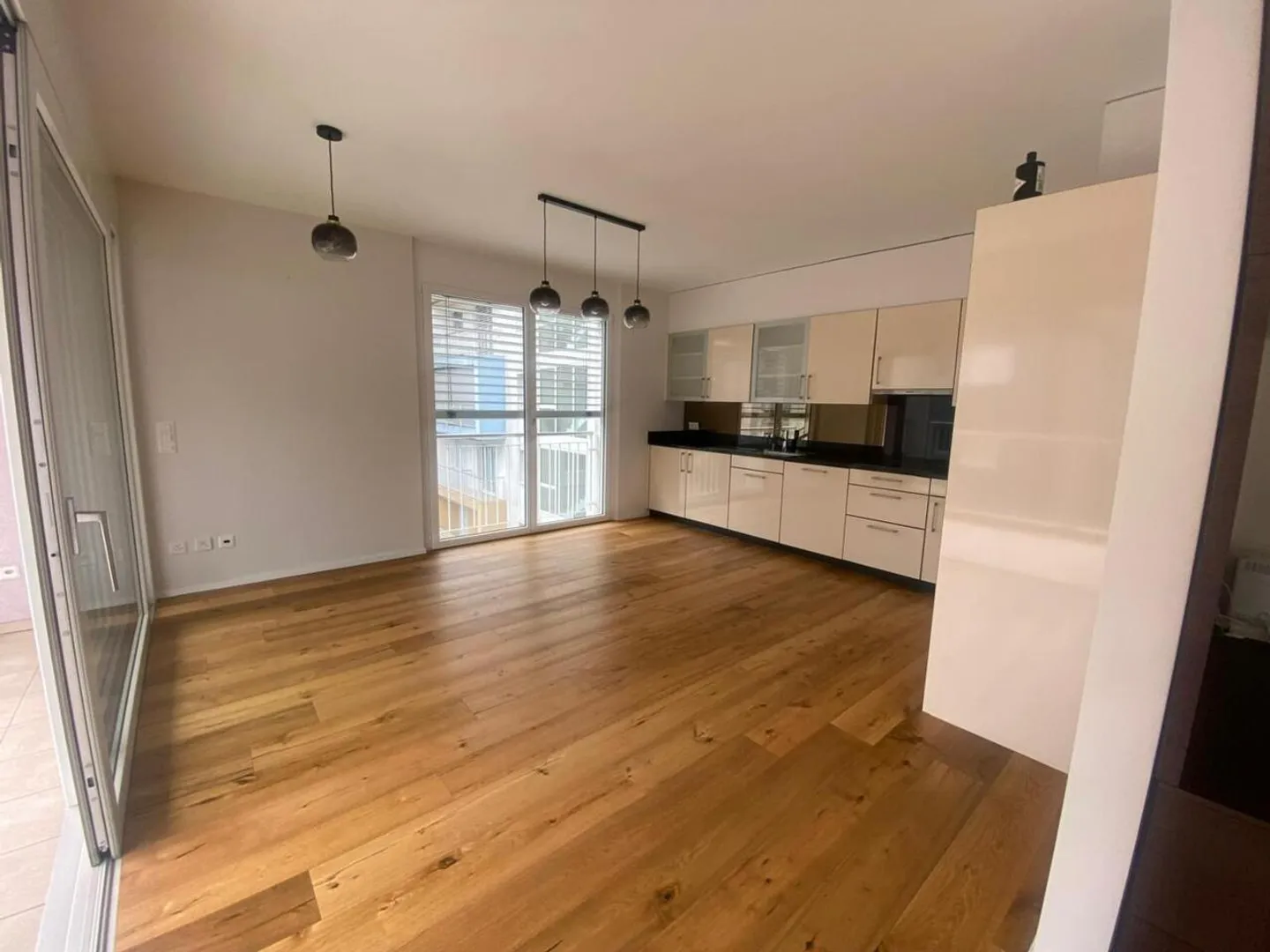 3 1/2-Room Apartment on the 4th Floor - Photo 3 of 13