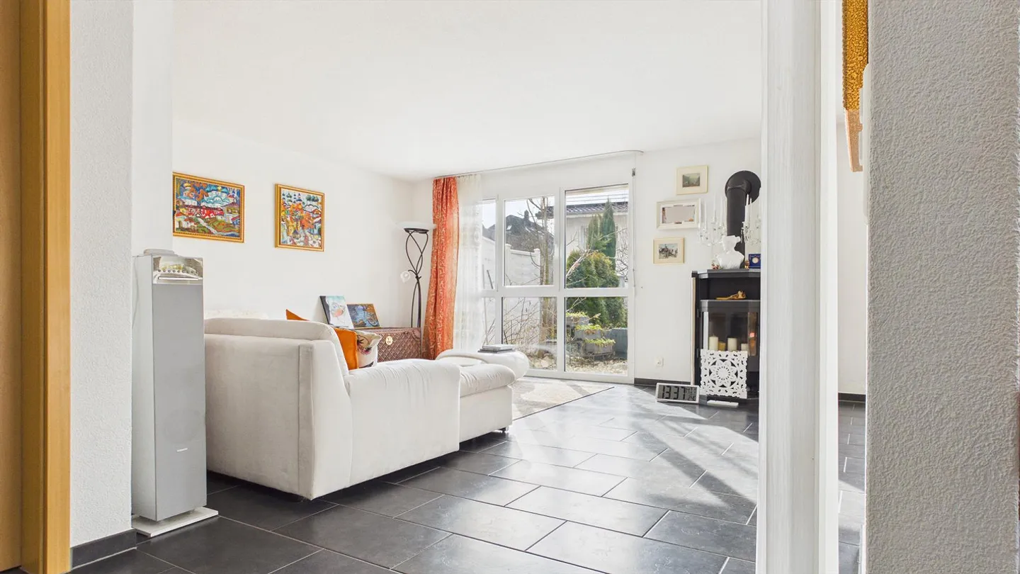 Ampio spazio, tranquillità + vicinanza al centro – Casa bifamiliare con giardino - Foto 3 di 11