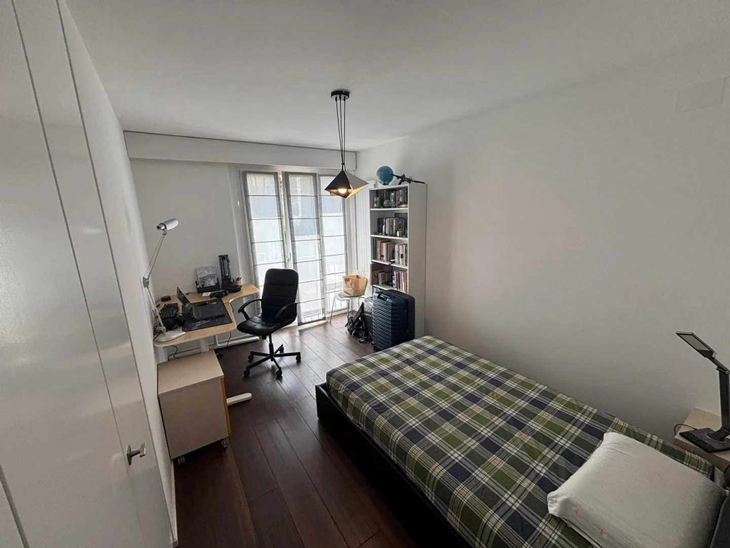 Appartamento elegante e luminoso di 5,5 locali al 1° piano in una posizione soleggiata di un moderno edificio in mattoni a Sorengo - Foto 7 di 31