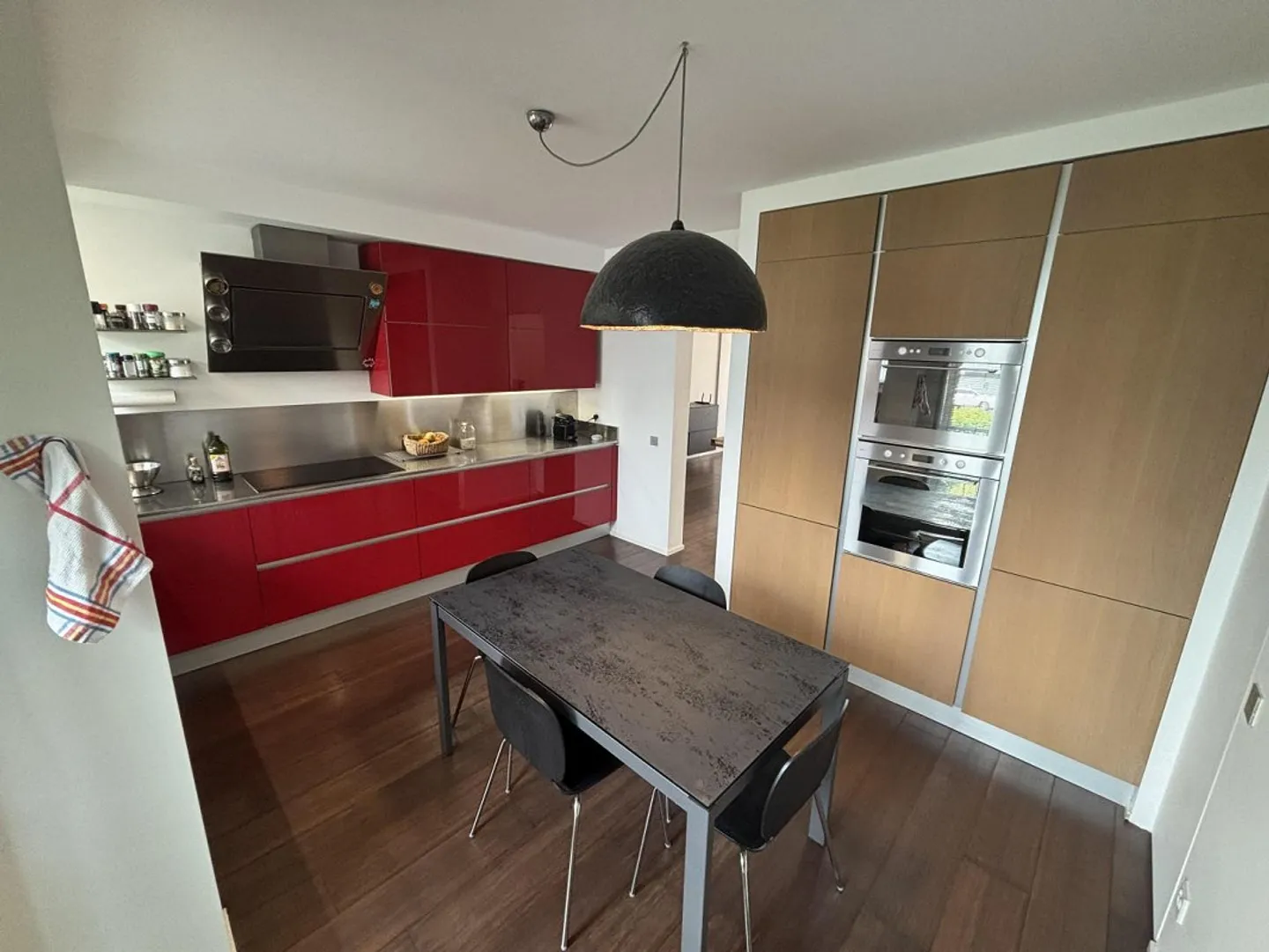 Appartamento elegante e luminoso di 5,5 locali al 1° piano in una posizione soleggiata di un moderno edificio in mattoni a Sorengo - Foto 8 di 31