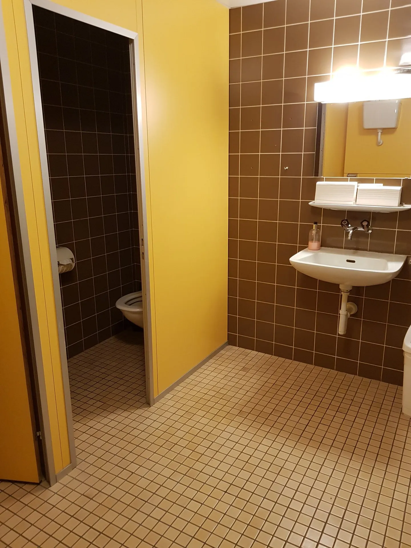 Modern office space 52 m² in a central location near Westbahnhof - Photo 9 of 9