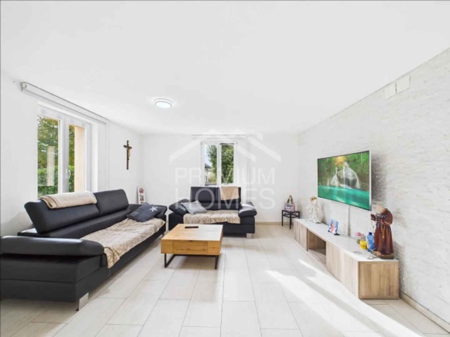 Affascinante casa plurifamiliare con potenziale di sviluppo - Foto 2 di 4