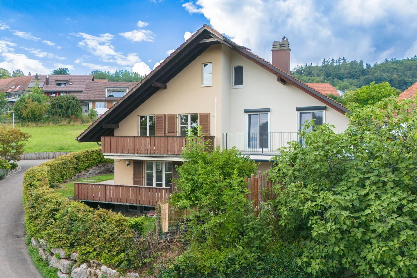 5.5-Room Single-Family House in Seeland: Living for around CHF 740 Mortgage Interest per Month! - Photo 29 of 33