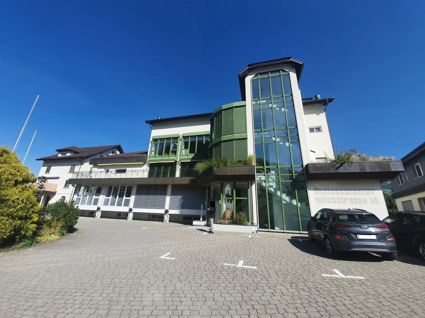 TEMPORARY - Modern Office Spaces Near Schwyz Train Station - Photo 9 of 9