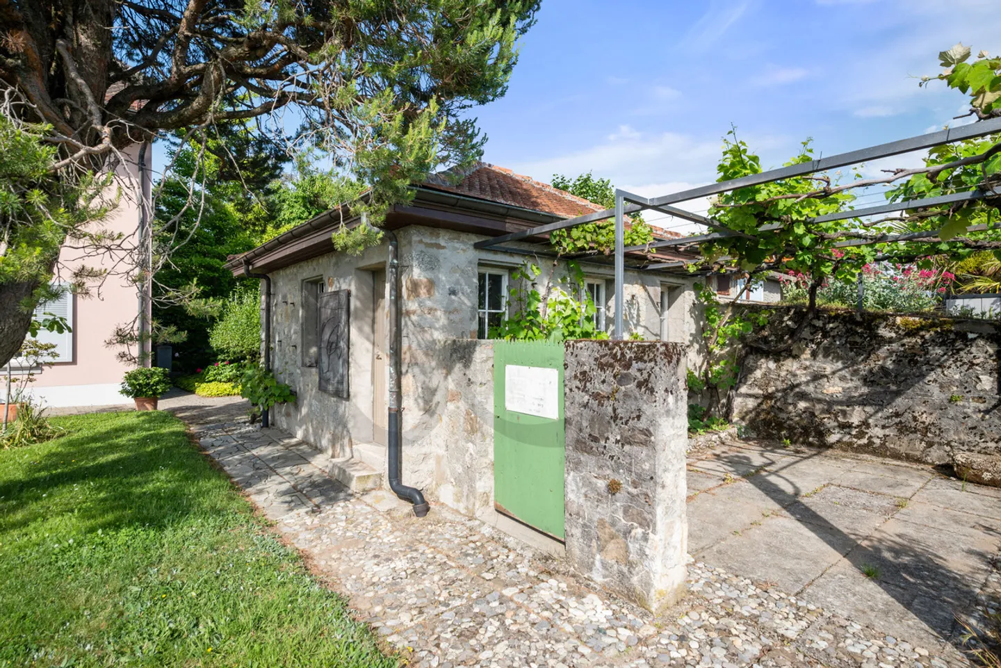 Elegant House in Bourgeois Style in the Heart of Lavaux - Photo 9 of 11