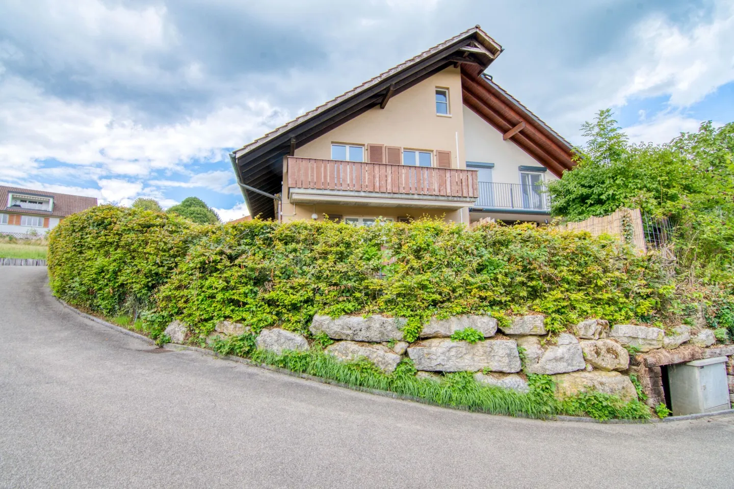 5.5-Room Single-Family House in Seeland: Living for around CHF 740 Mortgage Interest per Month! - Photo 30 of 33
