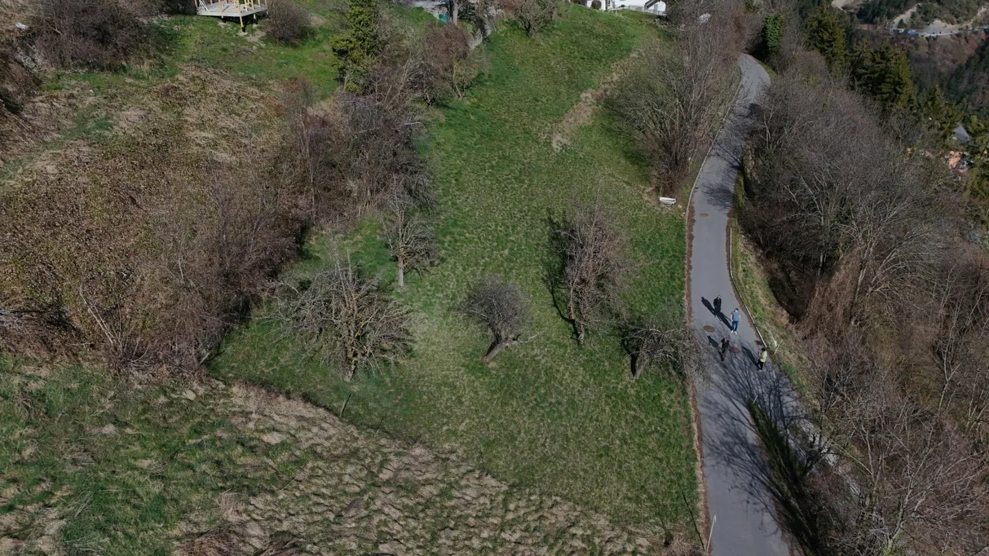 Terrain constructible à vendre - Photo 2 sur 4