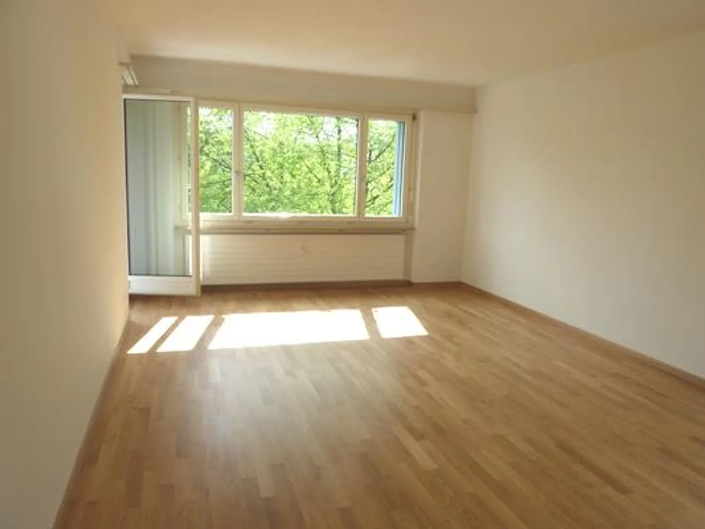 Appartamento in affitto in un quartiere familiare - Foto 2 di 8