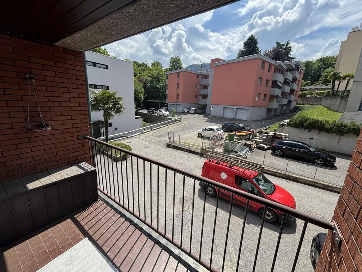 Appartamento elegante e luminoso di 5,5 locali al 1° piano in una posizione soleggiata di un moderno edificio in mattoni a Sorengo - Foto 14 di 31