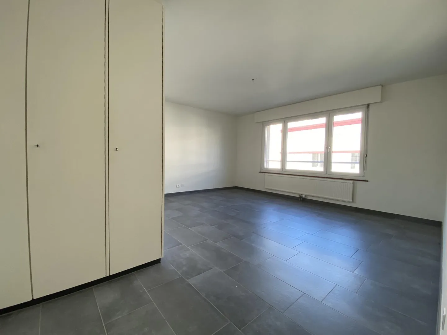 Charming 2.5 Room Apartment - Photo 3 of 6
