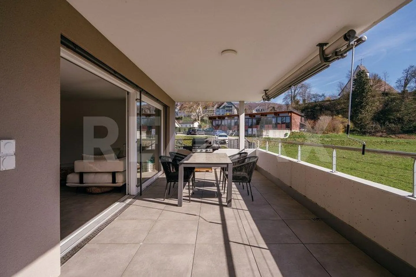 Modernes Apartment mit Terrasse - Foto 3 von 13