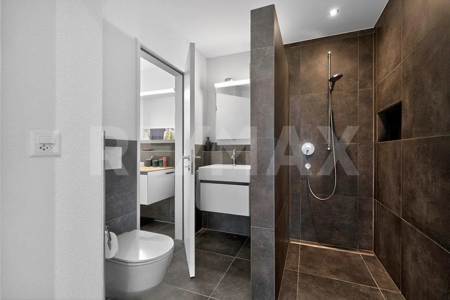 Modernes Apartment mit Terrasse - Foto 11 von 13