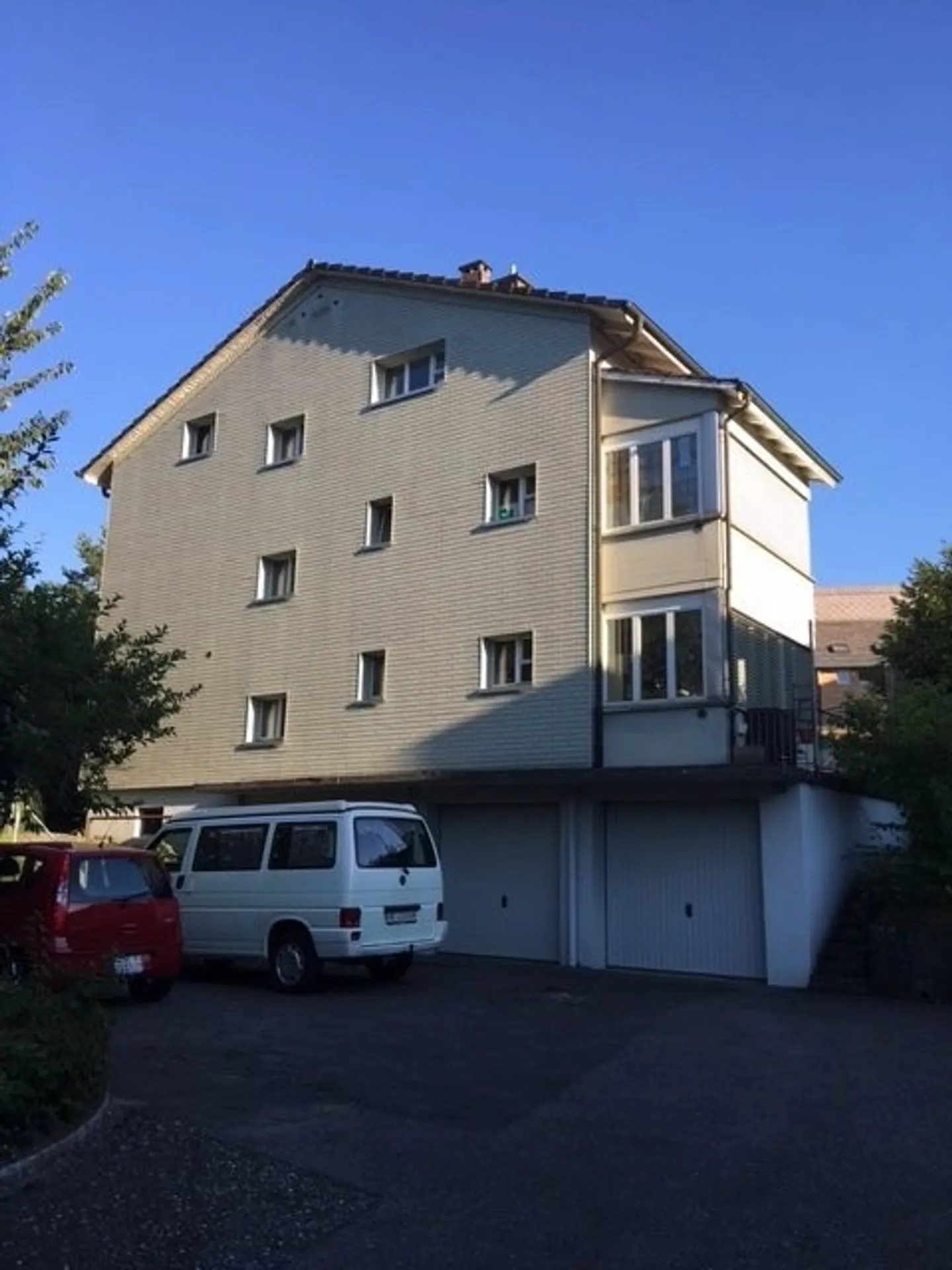Incantevole appartamento mansardato di 2,5 stanze con balcone a Biel/Bienne - Foto 10 di 11