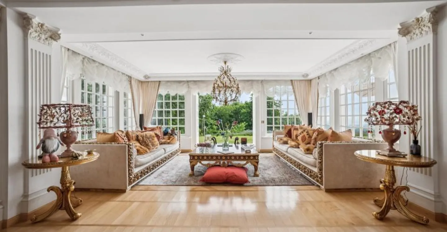 Proprietà prestigiosa con piscina, privacy e vista lago - Foto 2 di 8