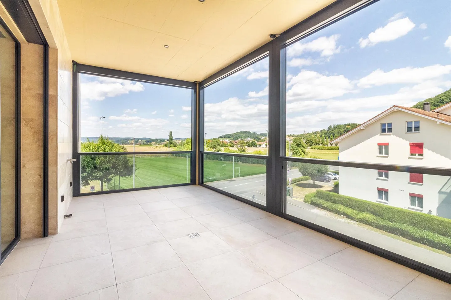 Nuovi uffici e studi con una superficie totale di circa 360 m2 in costruzione grezza - Foto 12 di 16