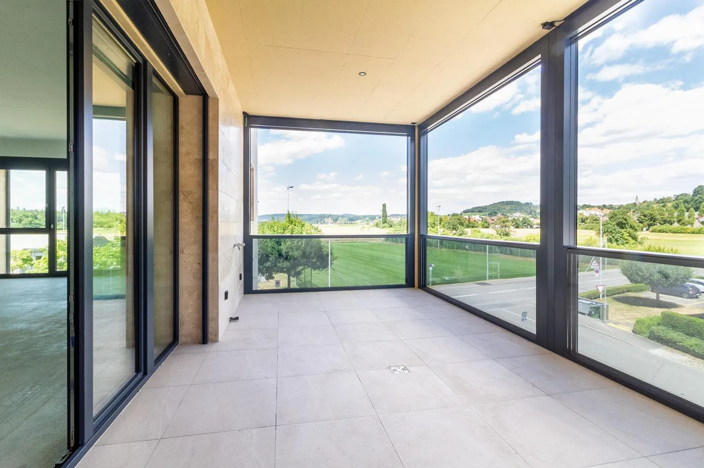 Nuovi uffici e studi con una superficie totale di circa 360 m2 in costruzione grezza - Foto 13 di 16