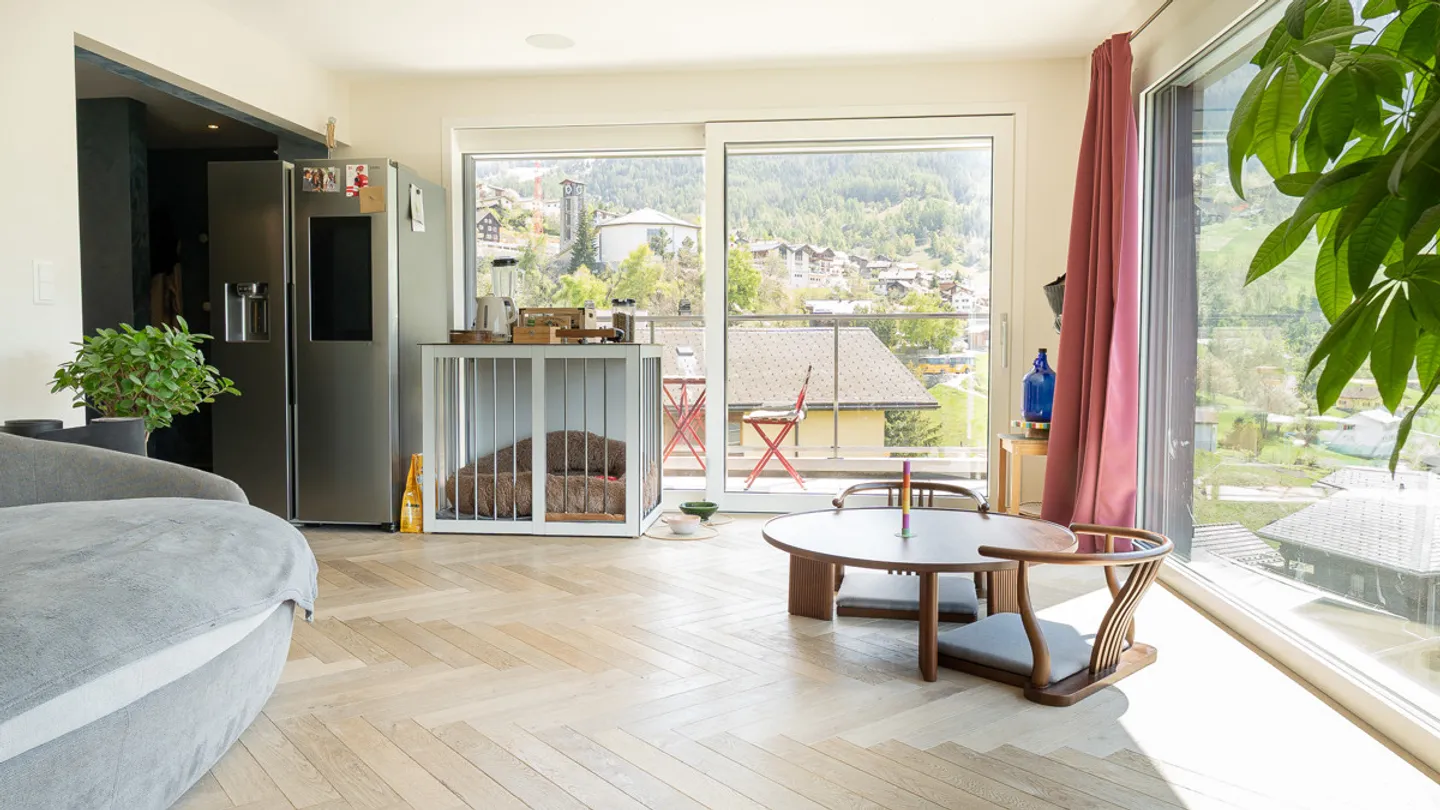 High-quality 2.5-room apartment with hobby room and unique view - Photo 2 of 12