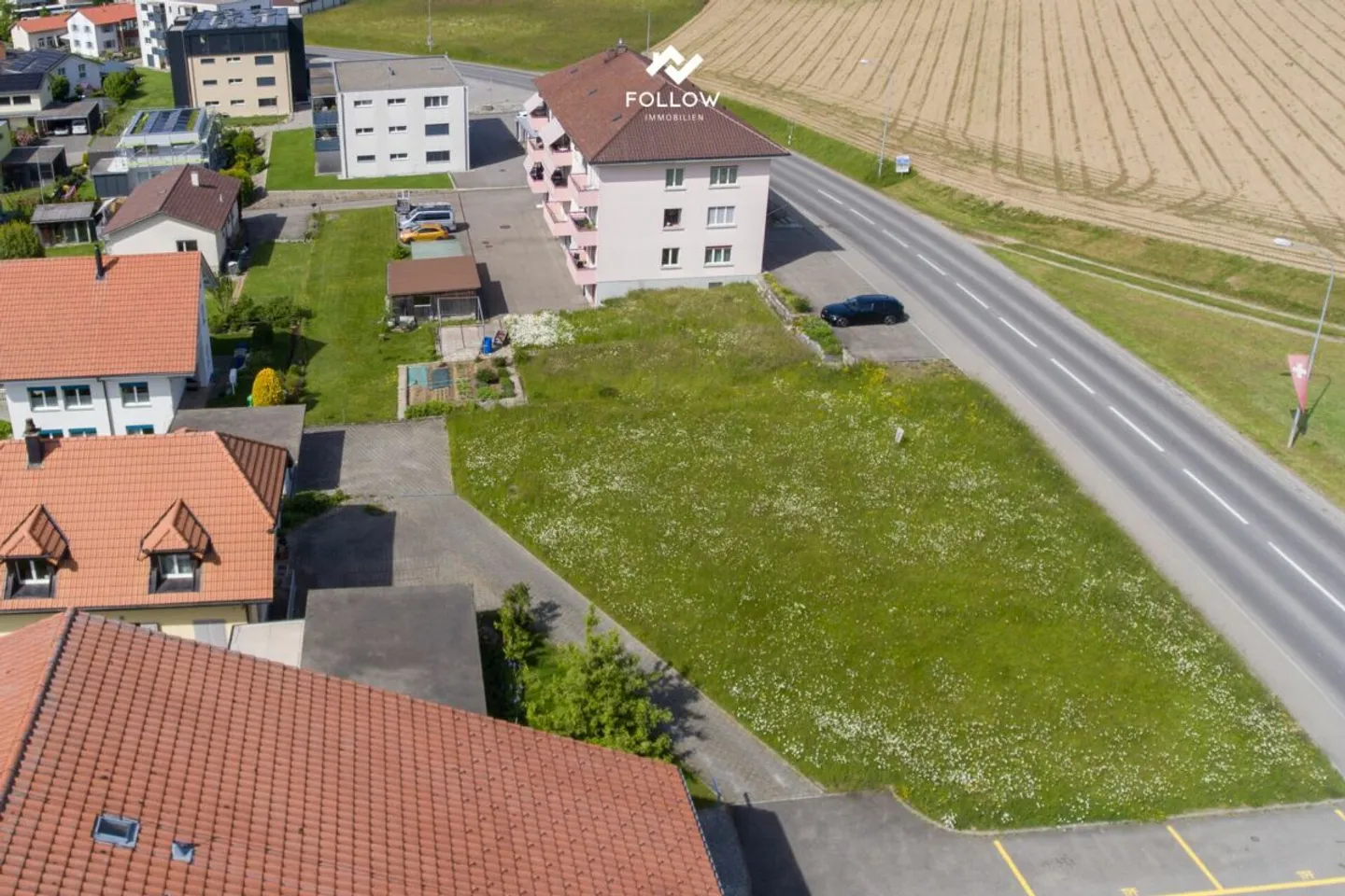 Mehrfamilienhaus mit Entwicklungspotenzial und zusätzlicher Bauparzelle in Heitenried - Photo 5 of 13