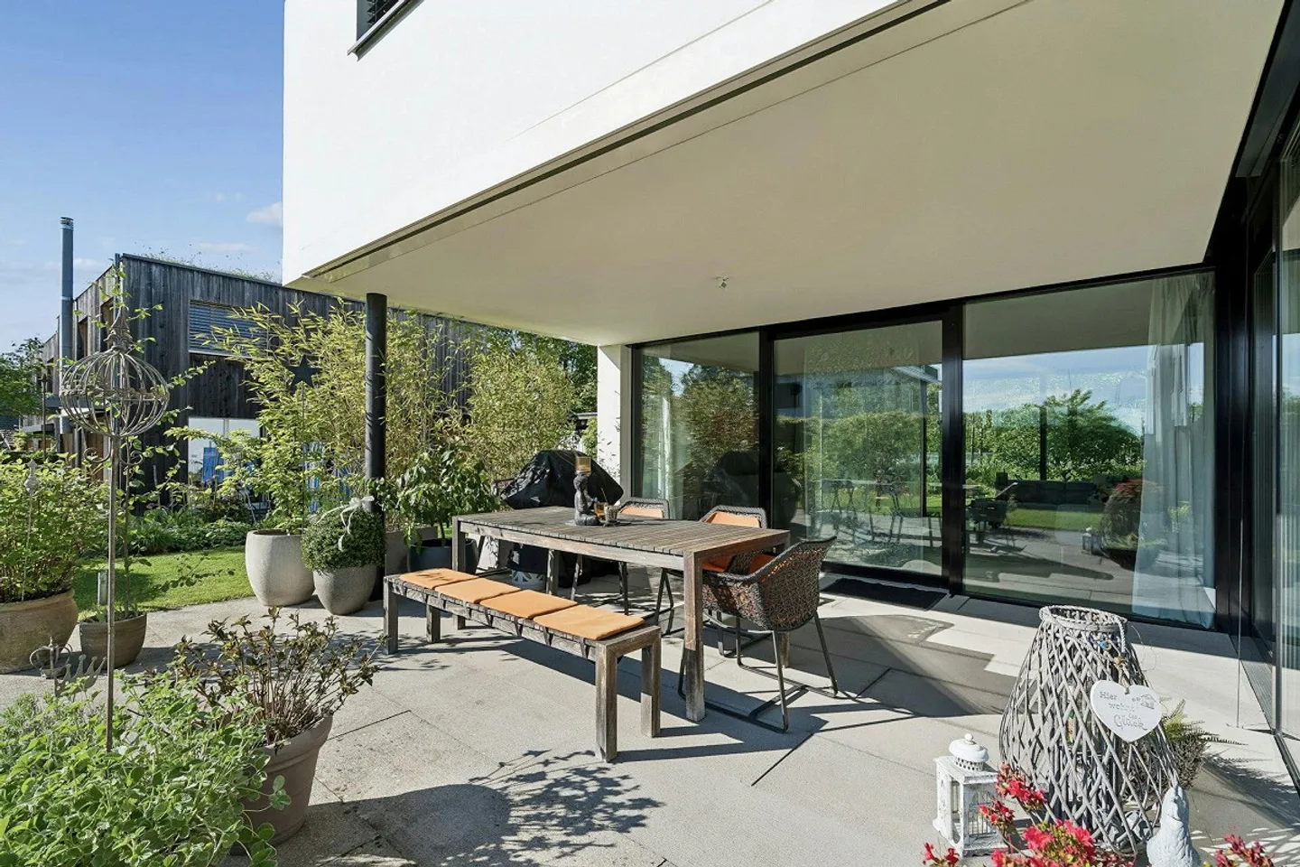 Exclusive 6½-room single-family house in a quiet location with a large garden - Photo 6 of 13