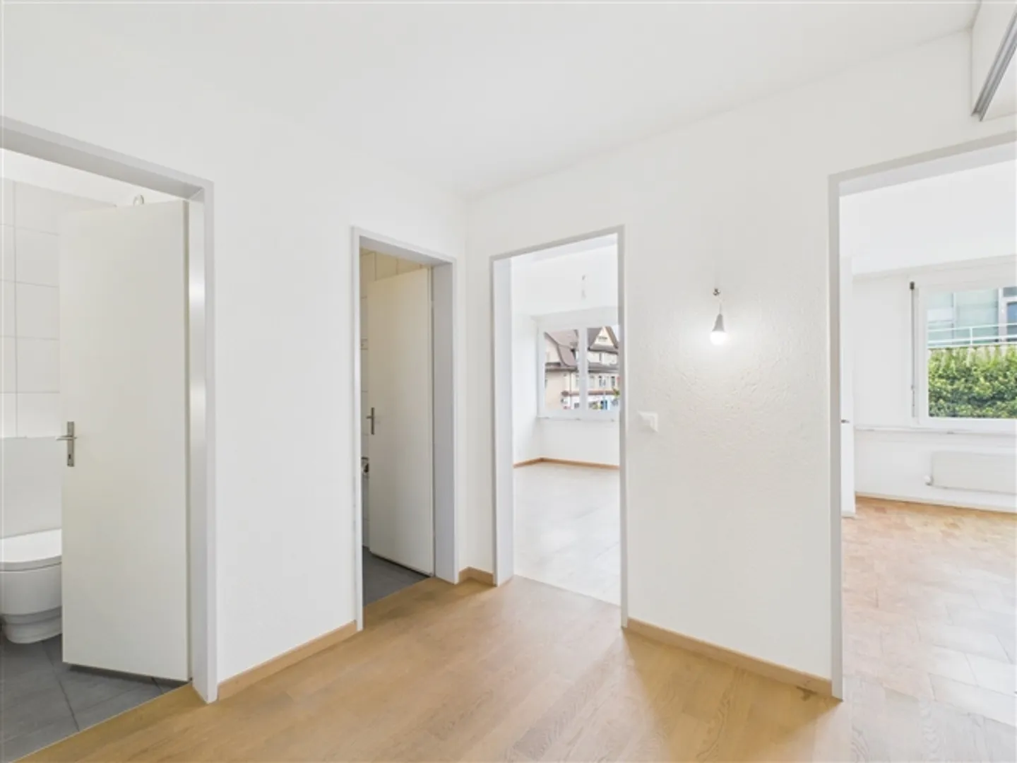 SENSO DI SPAZIO AMPIO CON UN'ATMOSFERA ABITATIVA LUMINOSA - Foto 10 di 12