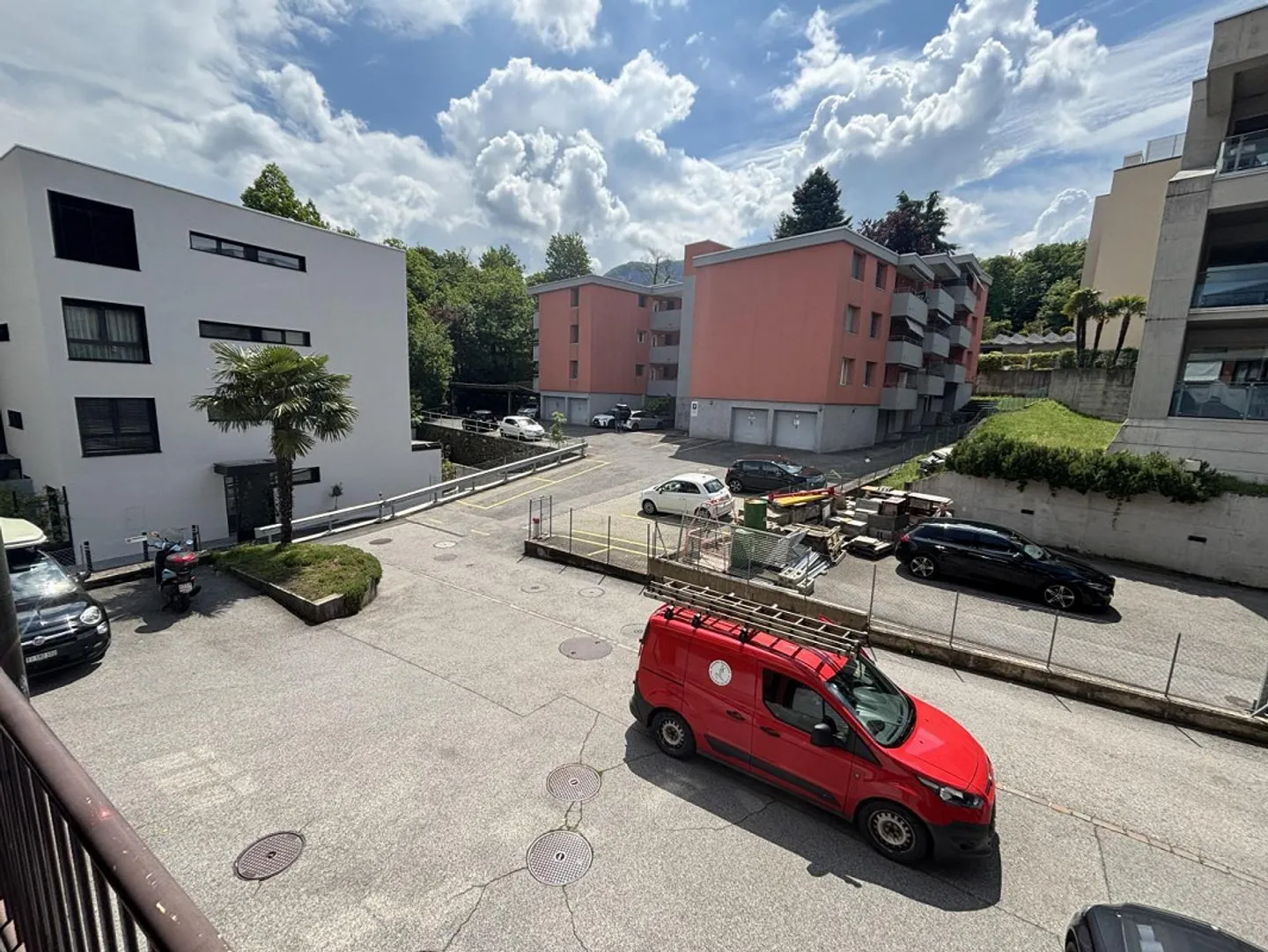 Appartamento elegante e luminoso di 5,5 locali al 1° piano in una posizione soleggiata di un moderno edificio in mattoni a Sorengo - Foto 28 di 31