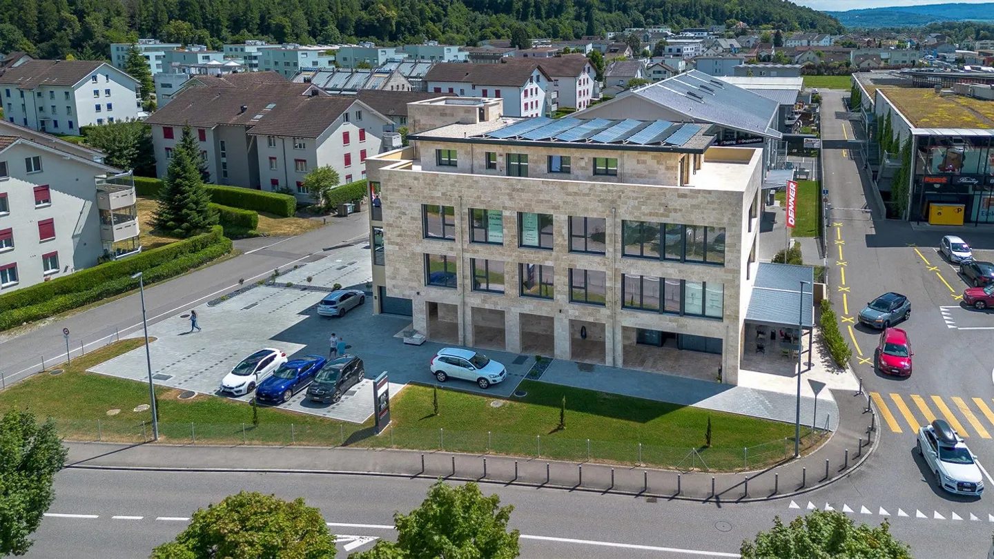 Nuovi uffici e studi con una superficie totale di circa 360 m2 in costruzione grezza - Foto 14 di 16