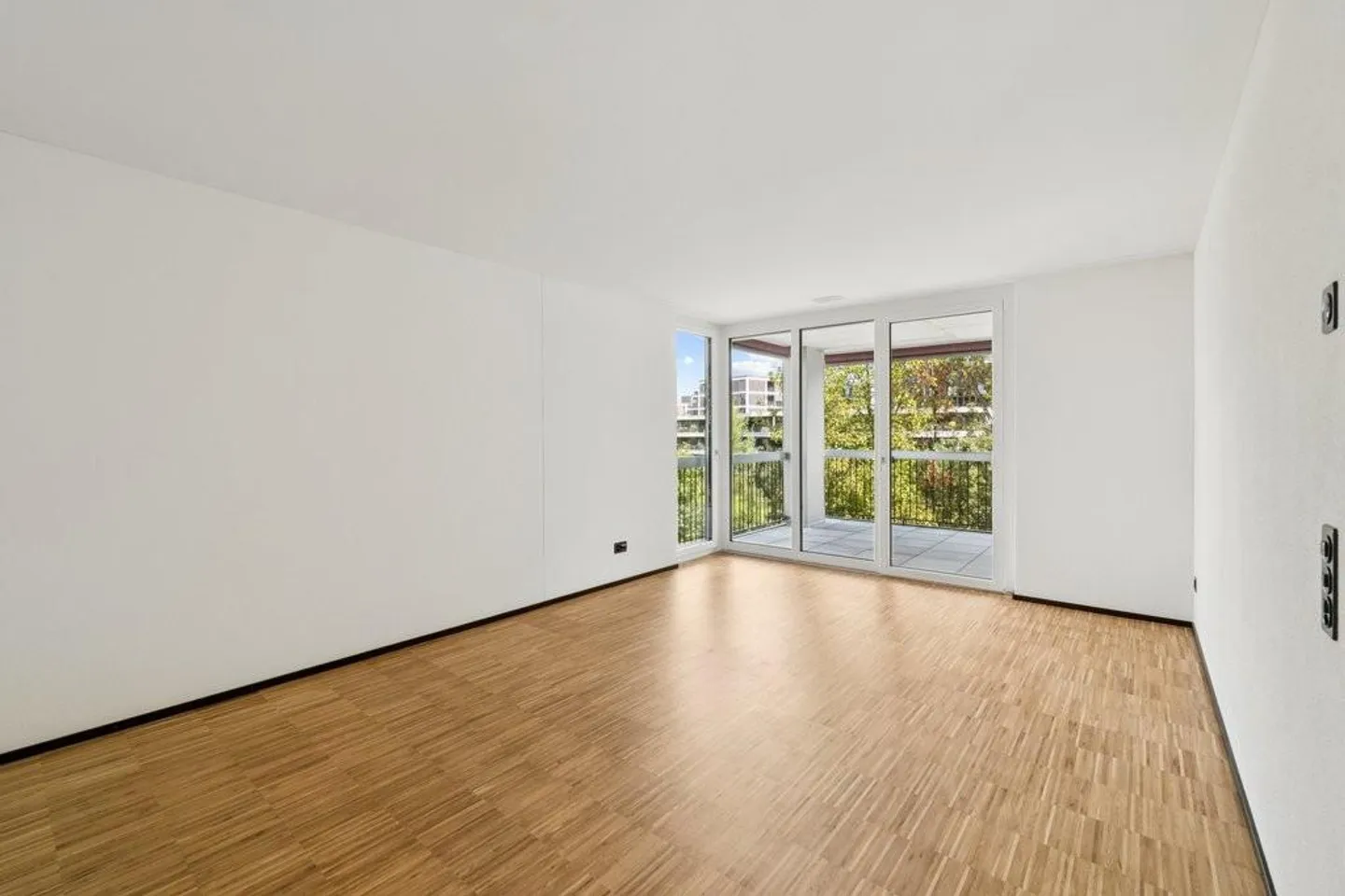 Appartamento nuovo attraente nella migliore posizione direttamente sulla Glatt - Foto 4 di 8