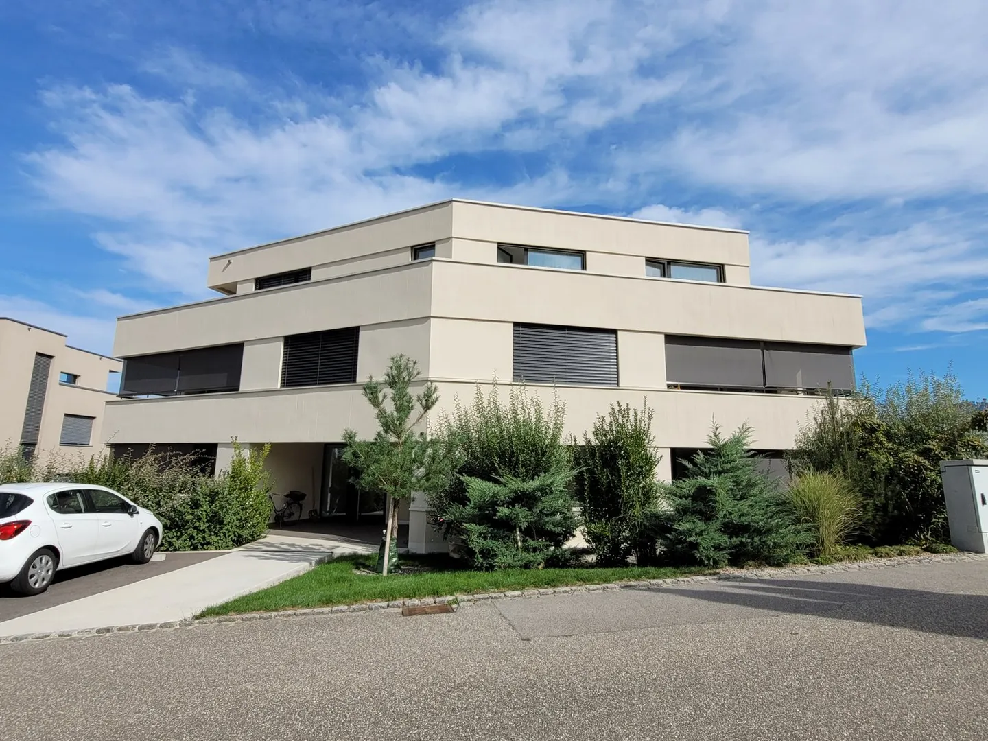 Moderno appartamento di 3,5 locali (con lavatrice, asciugatrice e locale hobby) a Nespelmattweg - Foto 1 di 15