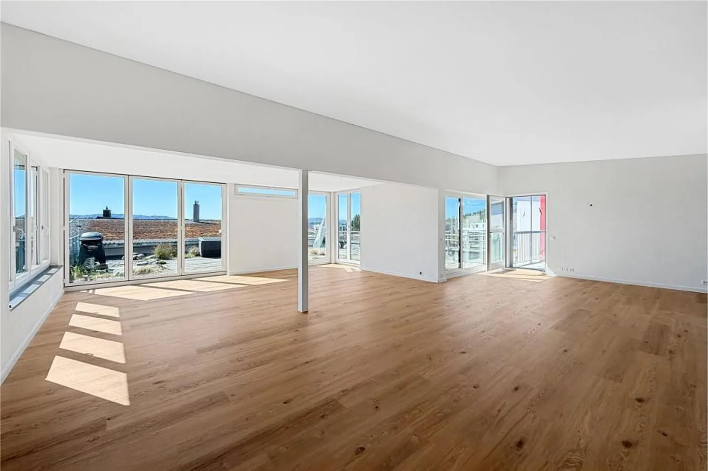 Vivere come in una propria casa unifamiliare – maisonette appena ristrutturata... - Foto 1 di 13