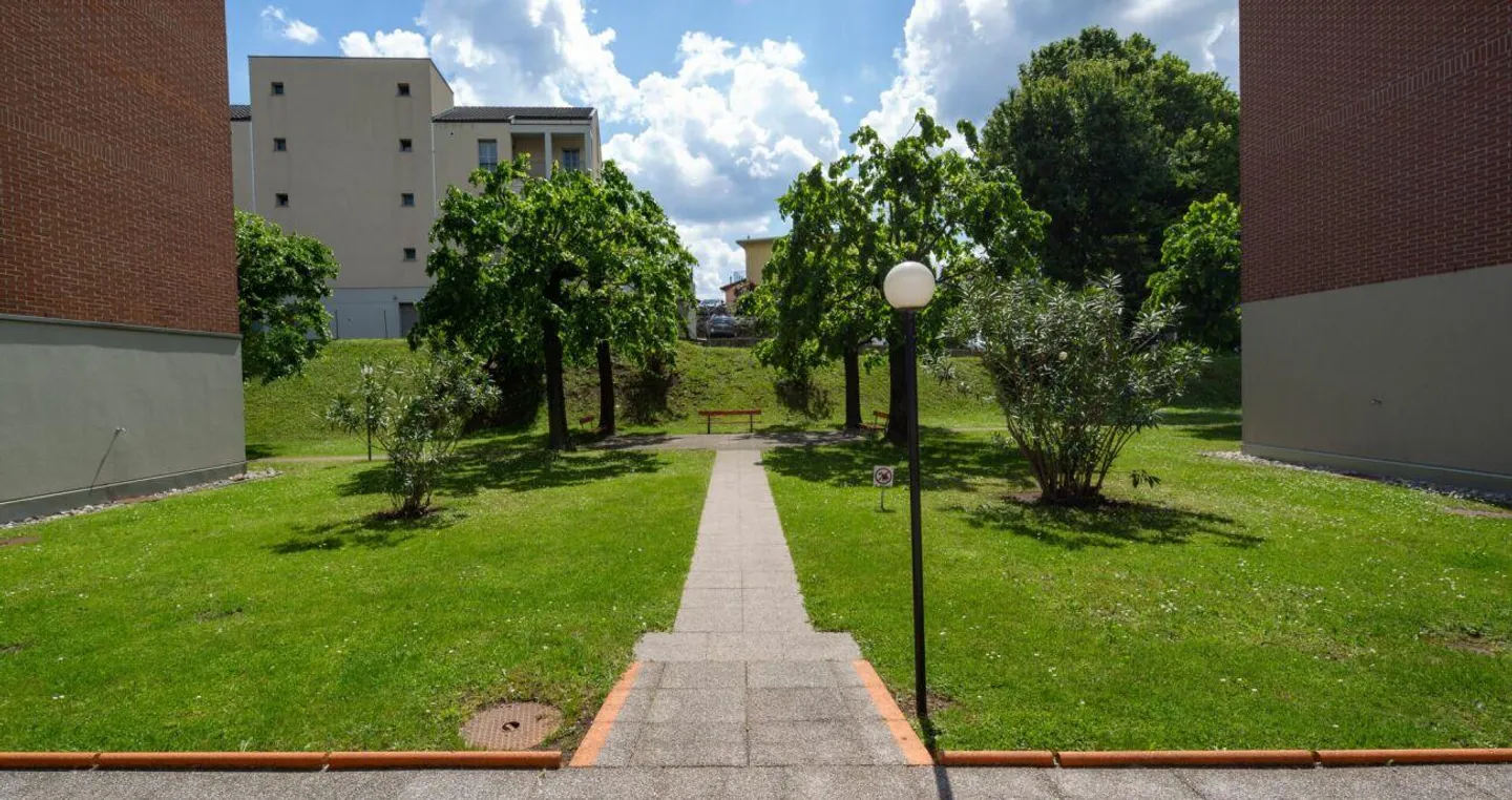 Spacious Garden Apartment - Photo 7 of 7