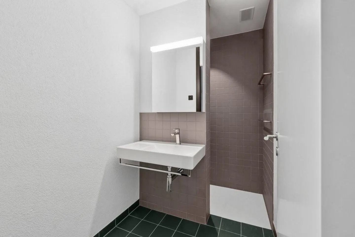 Appartamento nuovo attraente nella migliore posizione direttamente sulla Glatt - Foto 7 di 8