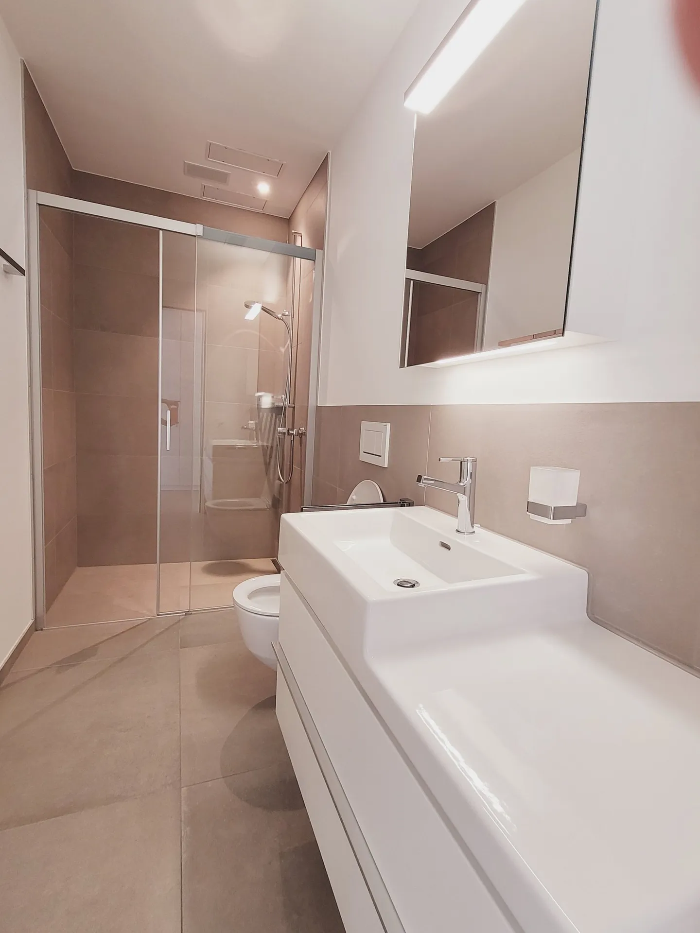 Moderno appartamento di 3,5 locali (con lavatrice, asciugatrice e locale hobby) a Nespelmattweg - Foto 11 di 15