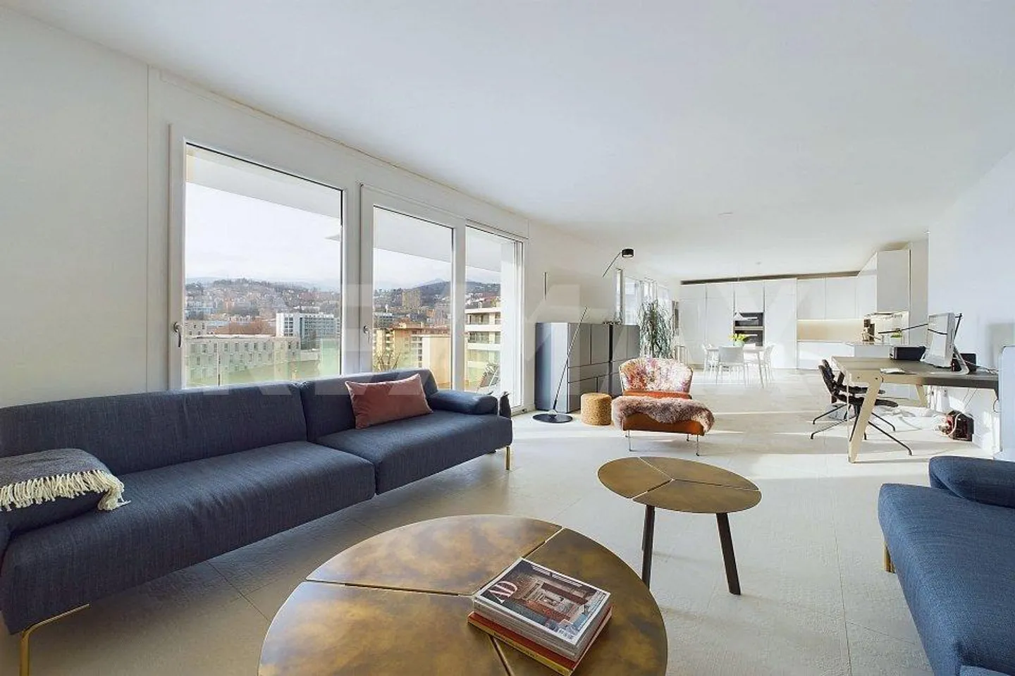 Elegant Penthouse with Partial View of Lake Lugano - Photo 12 of 13