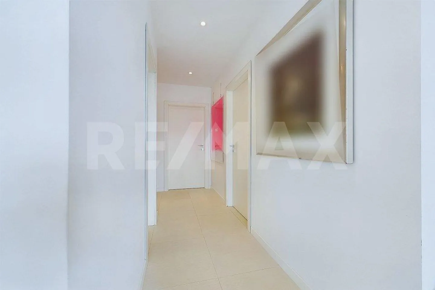 Elegant Penthouse with Partial View of Lake Lugano - Photo 13 of 13