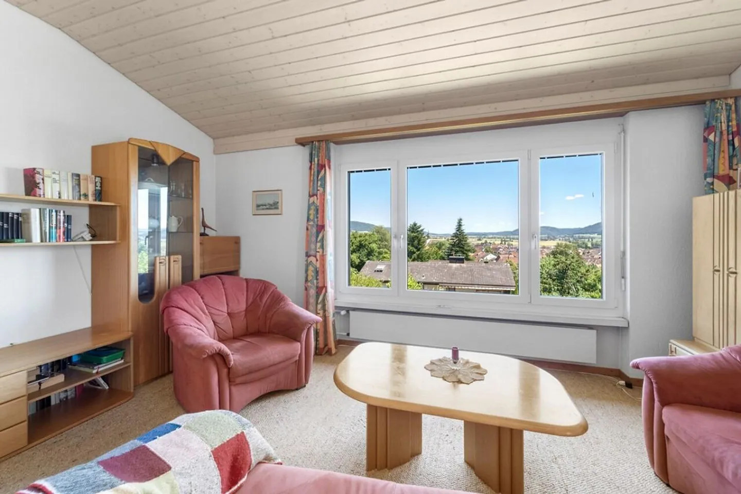 Casa con grande giardino e vista unica in posizione top a Hallau - Foto 2 di 21