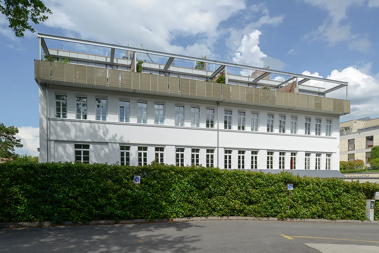 Überdachter Motorradparkplatz 1 Stück - Foto 6 von 8