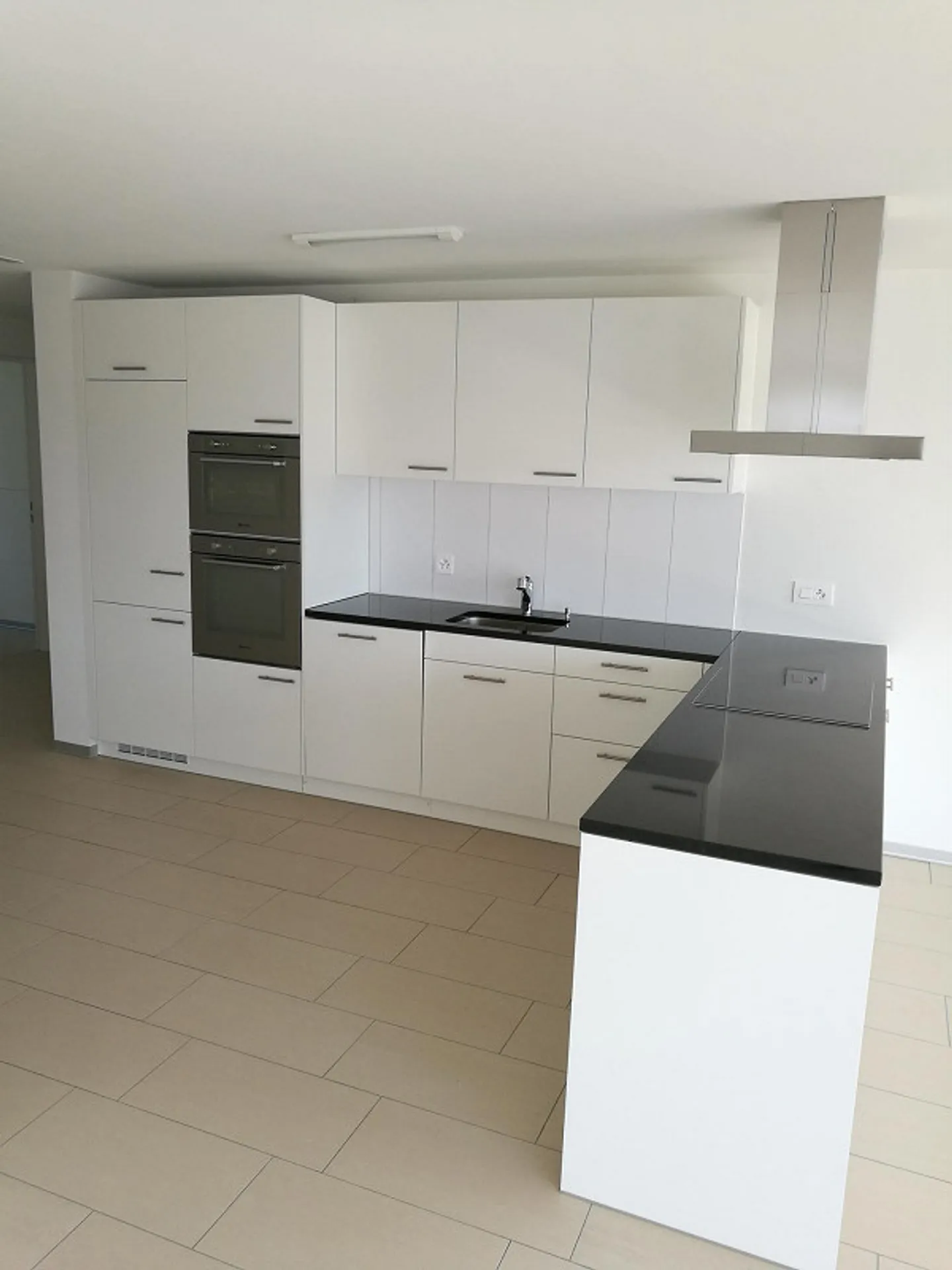 grosszügige und komfortable 3,5-.Zimmer-Wohnung im 1. OG. - Photo 2 sur 7